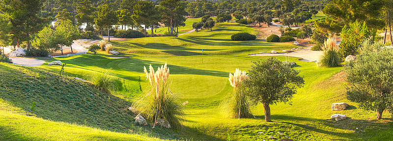 Golf na Cyprze Północnym. Klub golfowy Korineum (Korineum Golf & Country Club). Hotel wypoczynkowy Korineum Golf & Beach Resort 