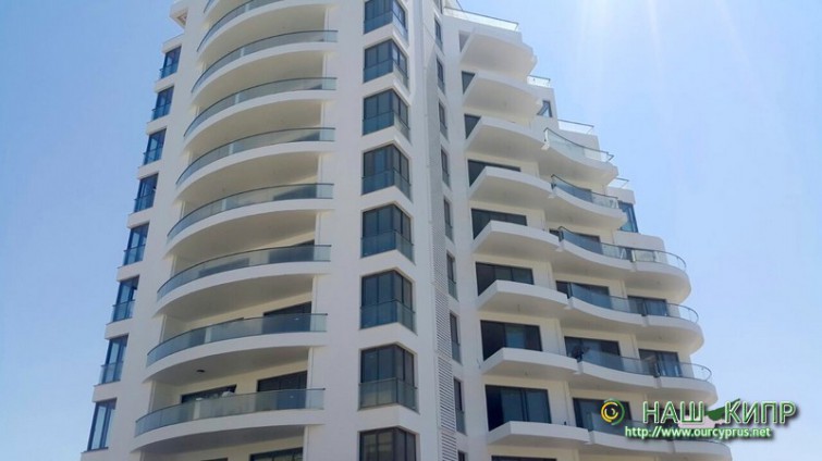 Апартаменты Кипр с полукруговым обзором на 11-м этаже £300,000