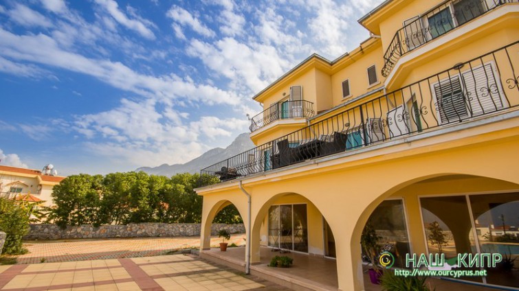 5-кімнатна вілла на Кіпрі в Каршіяка з видом на море та гори £199,000