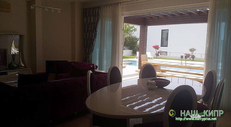 5 Bedroom Beachfront Villa with pool near Shayna Beach £700,000